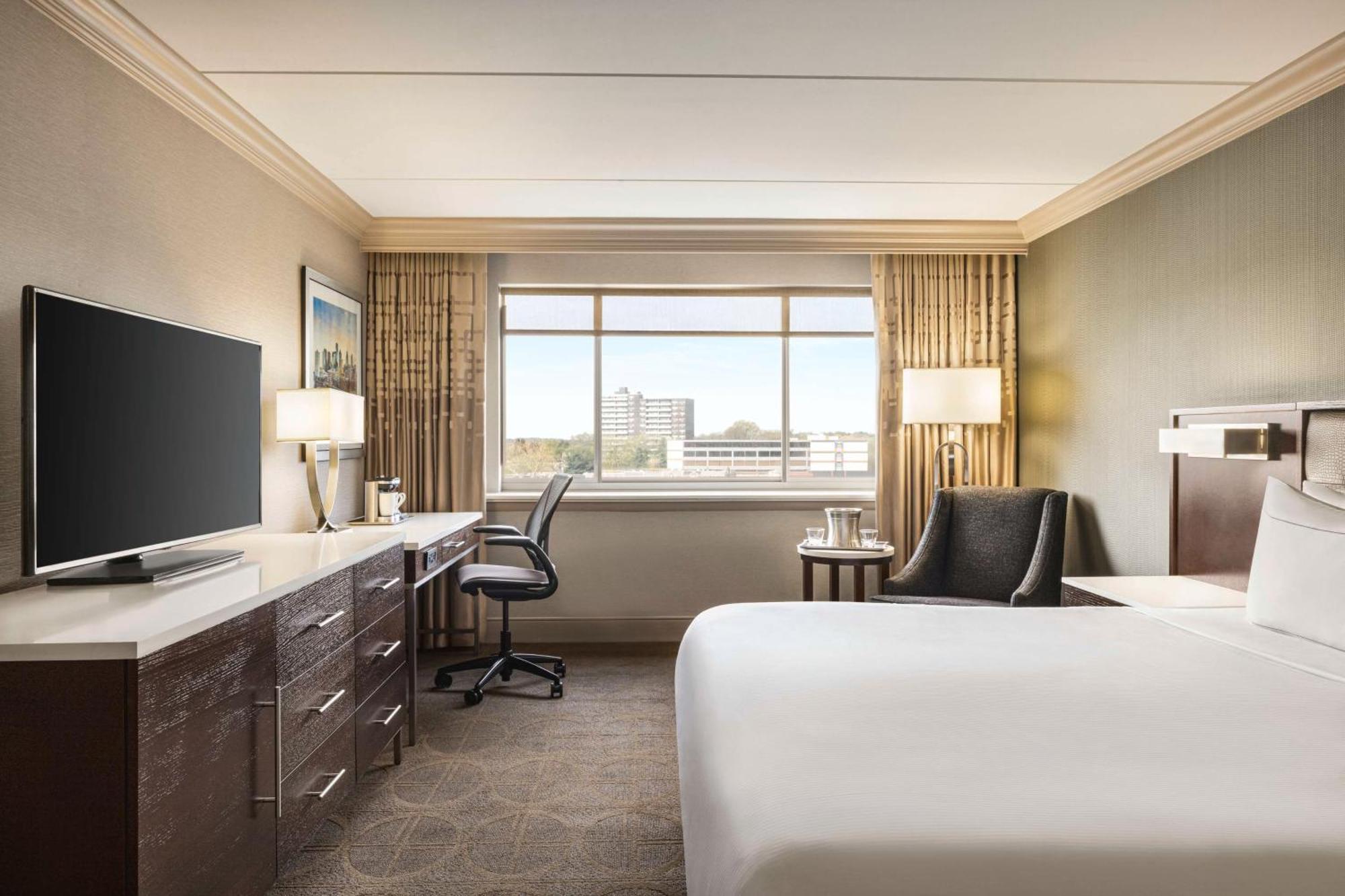 Hilton Philadelphia City Avenue Exterior photo